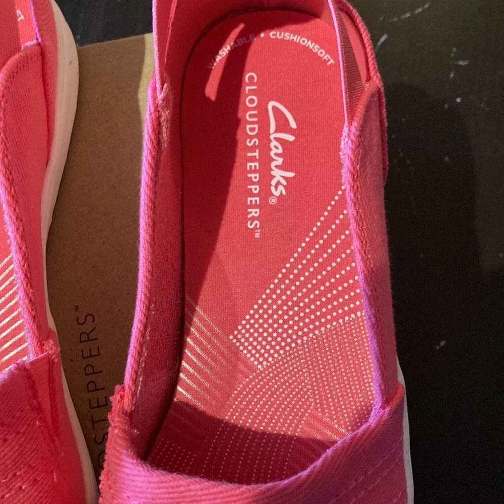 Clarks - Picture 2 of 6